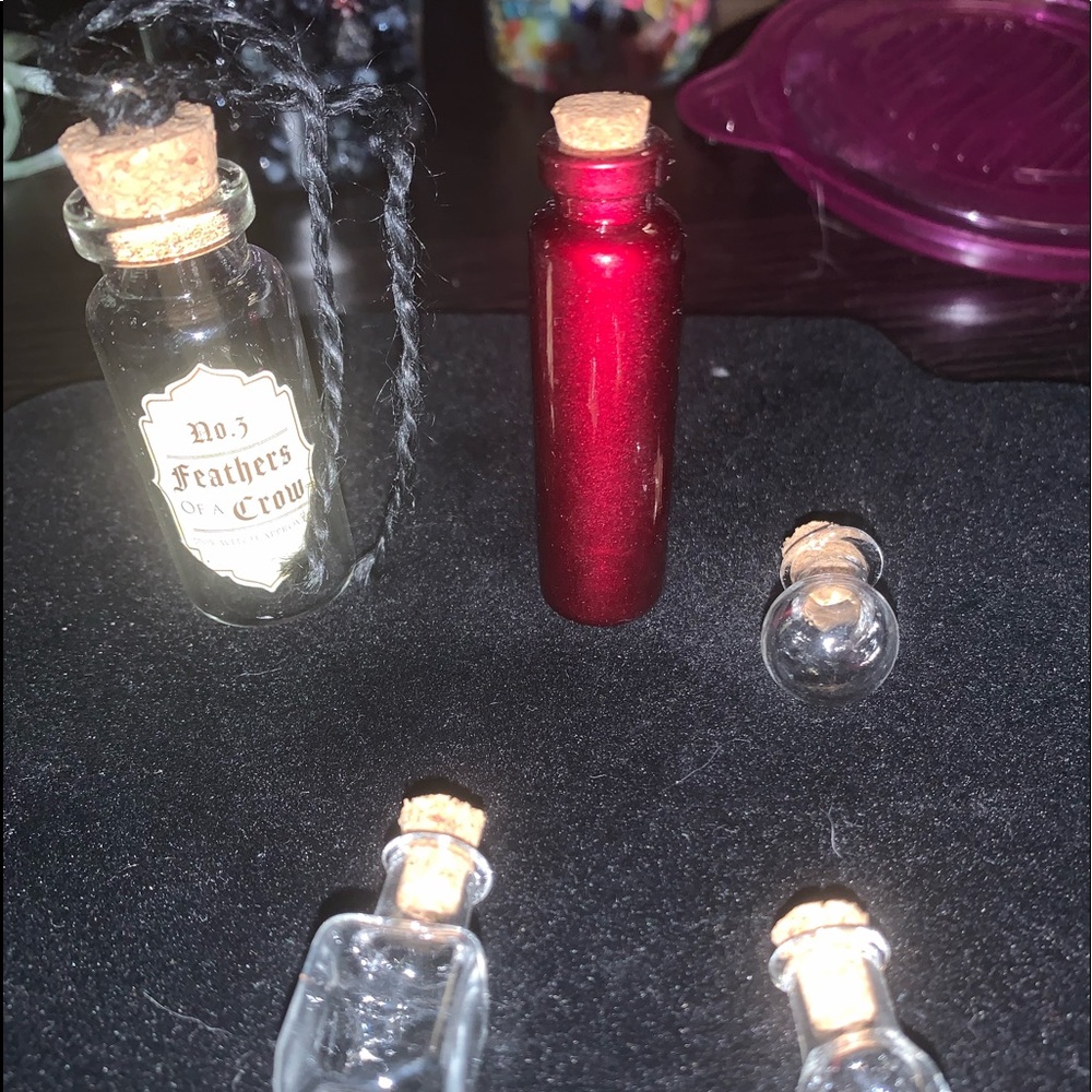 Glass ash holders